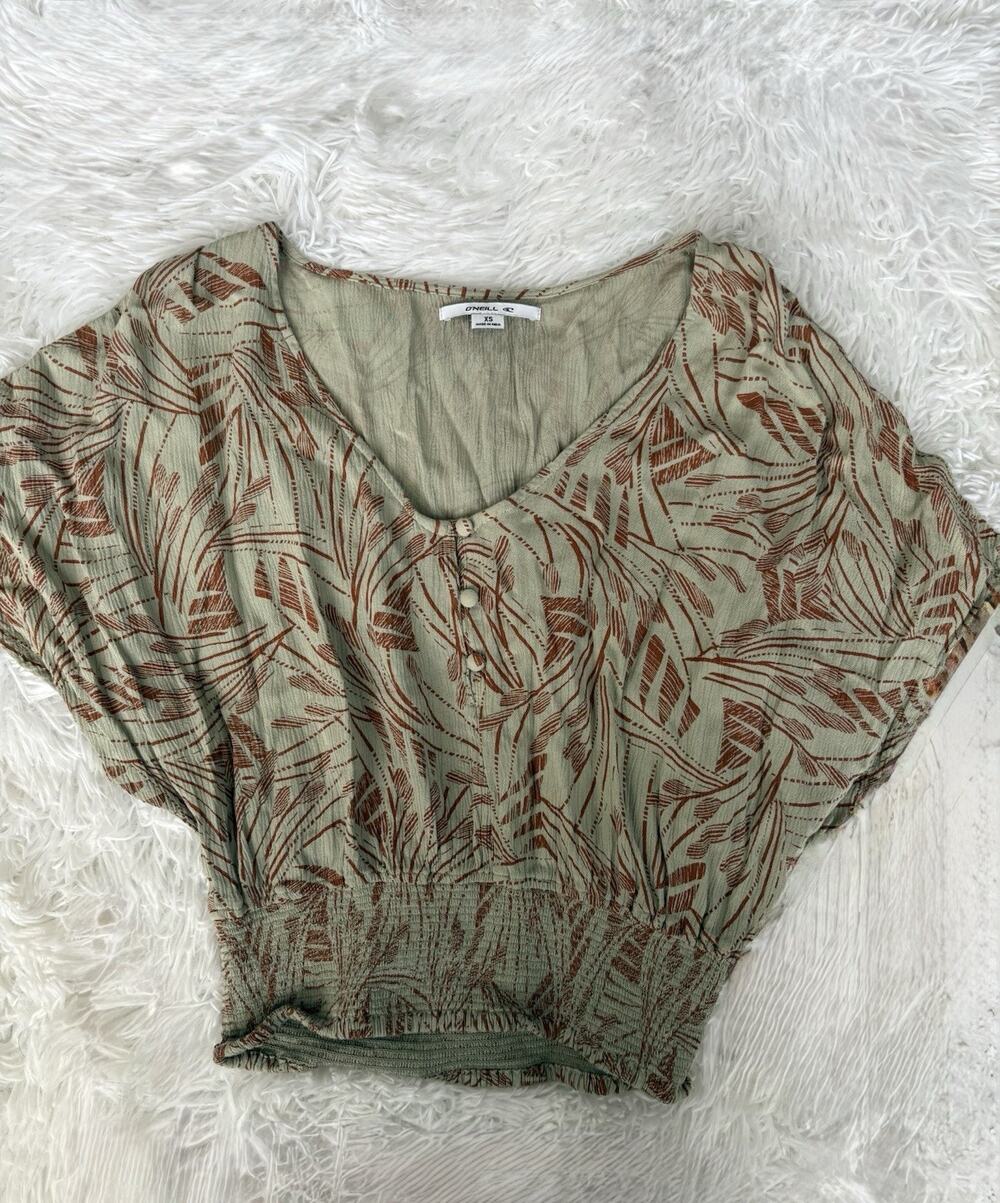 O’Neil XS Smocked Bottom V Neck Blouse. Pretty, Comfortable